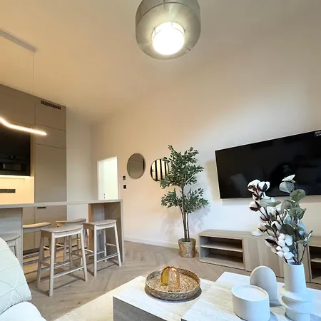 Golden Wabi-sabi Apartment, Prag