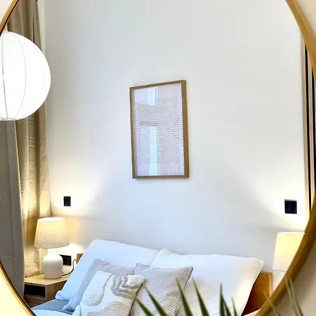 Golden Wabi-sabi Apartment, * פראג