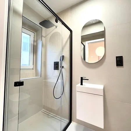 Golden Wabi-sabi Apartment, דירה