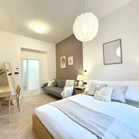 Golden Wabi-sabi Apartment, דירה פראג